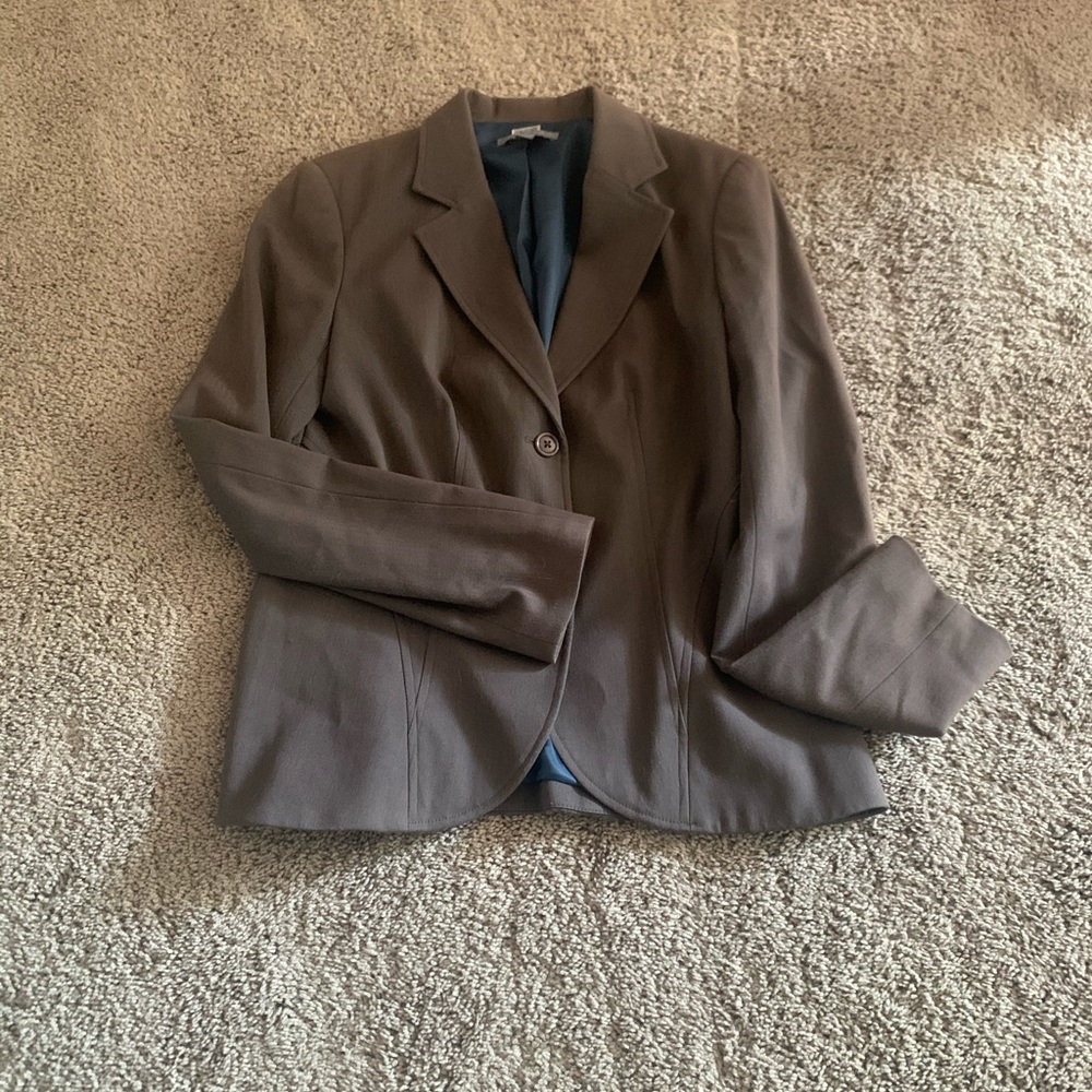 🌹4/$30 Atelier Classy and cute blazer!